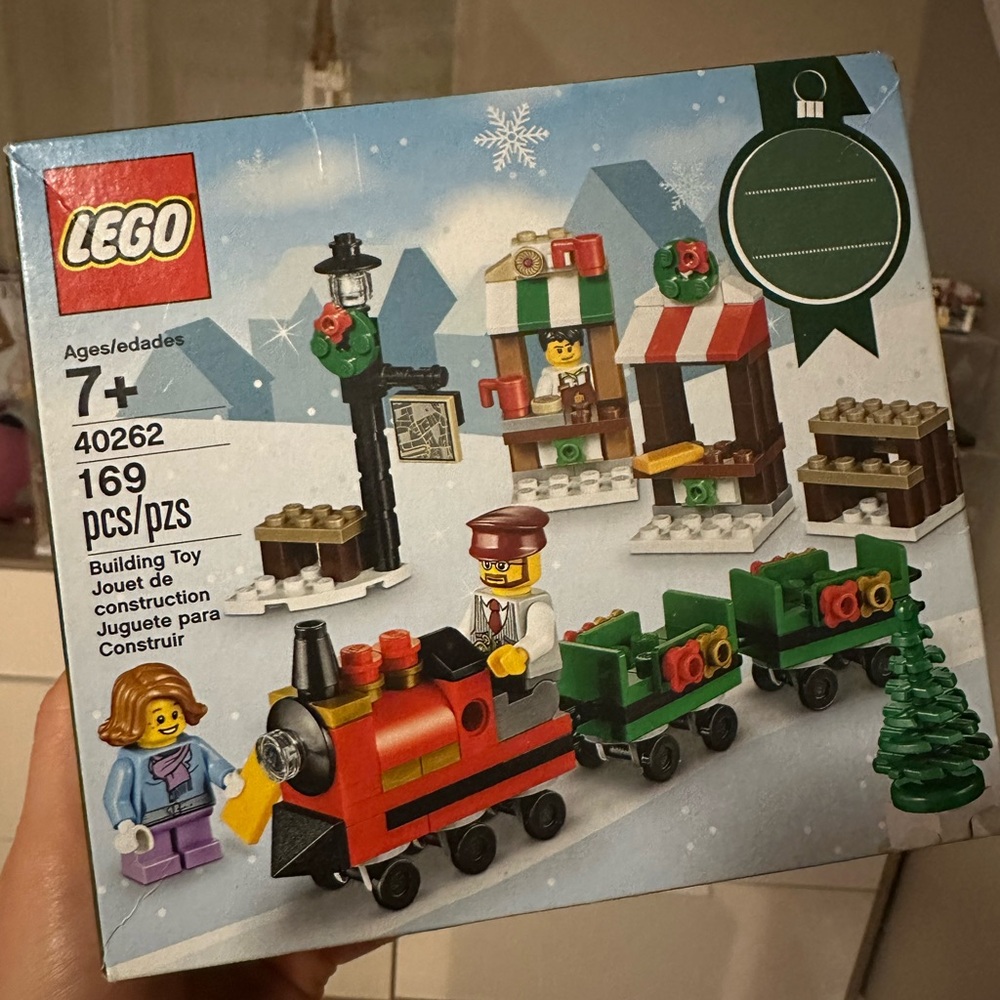 Brand new Lego Christmas train mini set limited edition 40262